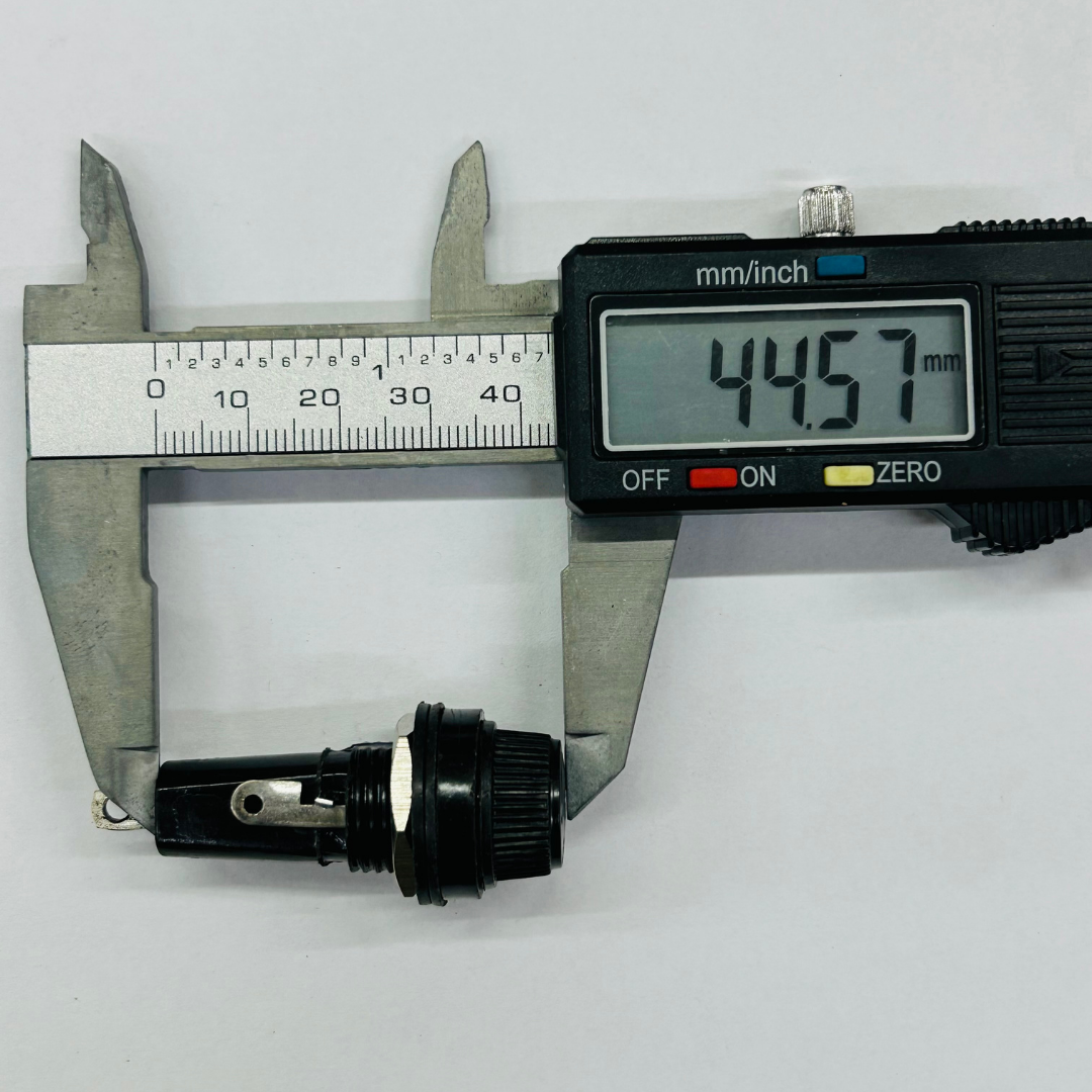 29Big Size Panel Mount Fuse Holder Big Size Panel Mount Fuse Holder
